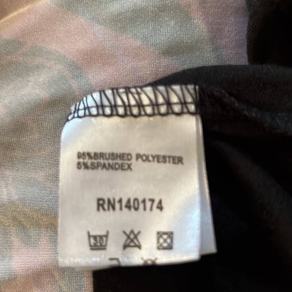 R&B Collections size S NWT. Fuchsia and Black. Beautiful dress - Picture 5 of 6